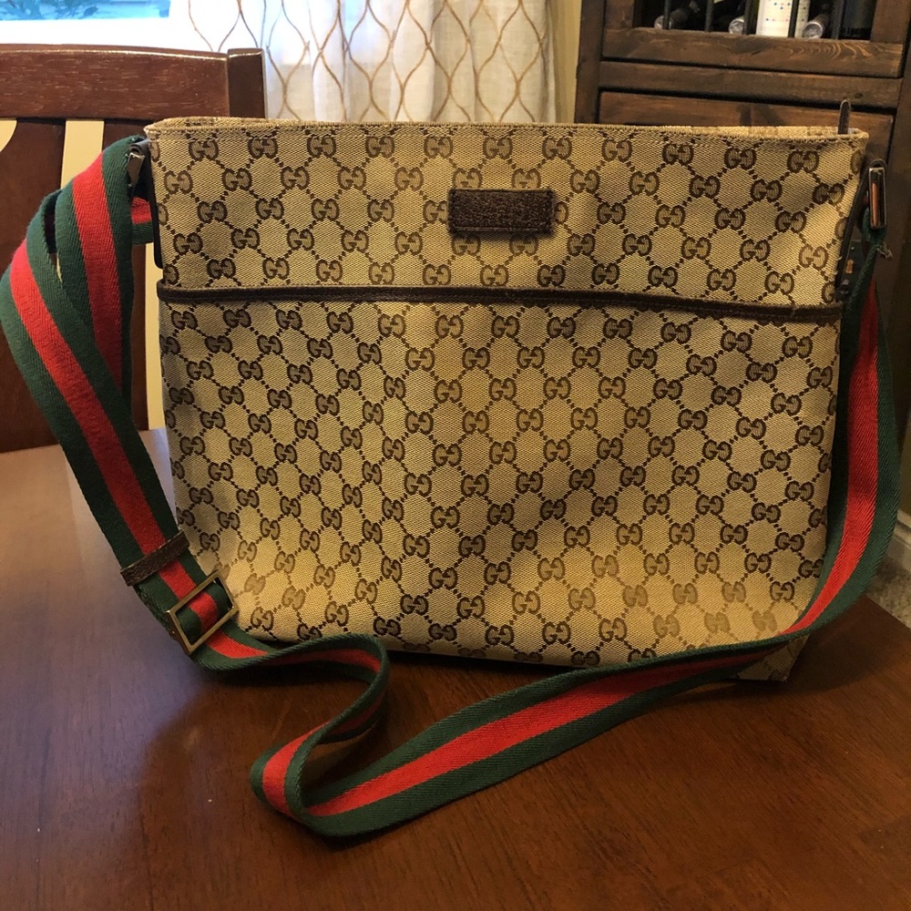 Gucci messenger bag